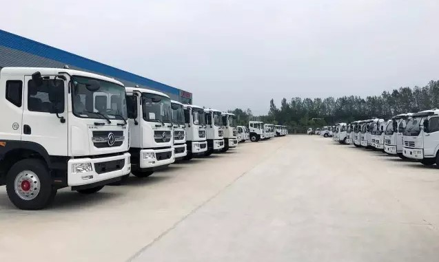 12吨(12方)东风多利卡D9洒水车图片 12吨(12方)东风多利卡D9洒水车图片