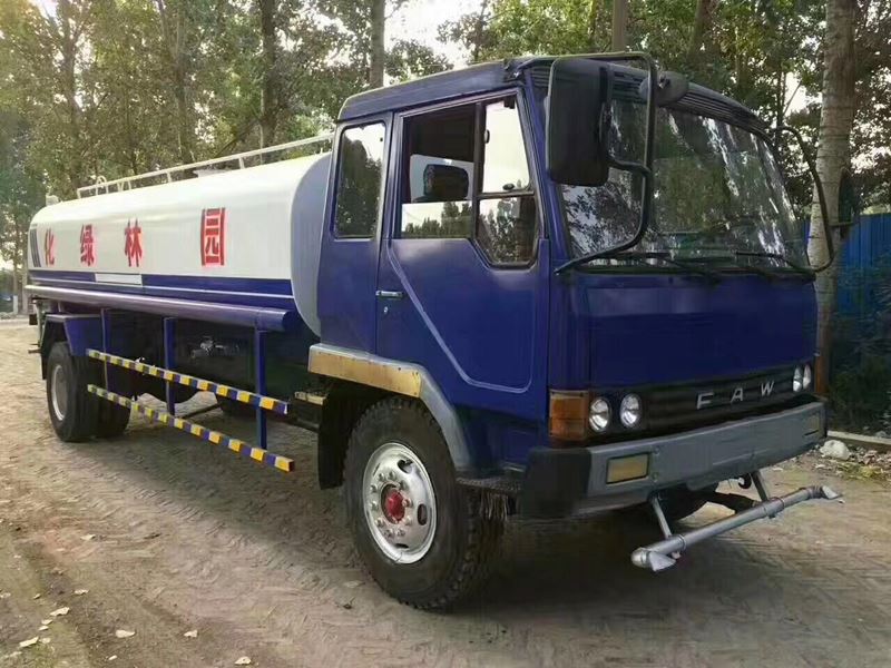 16吨解放单桥二手洒水车