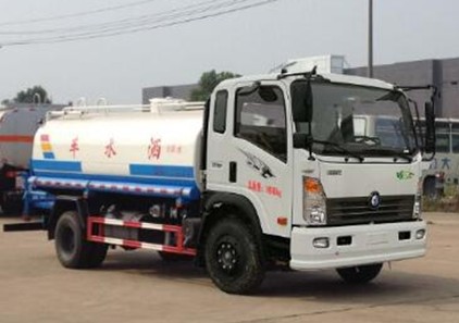 8方洒水车图片_重汽王牌9吨绿化洒水车厂家价格