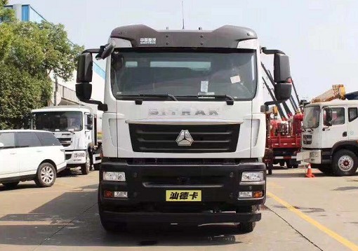 国六重汽汕德卡多功能抑尘车