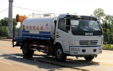 雾炮洒水车图片 雾炮洒水车图片