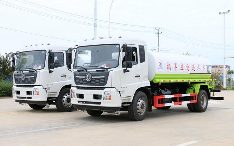 程力国六洒水车图片 程力国六洒水车图片