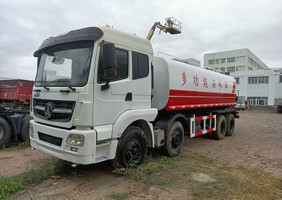 北奔前四后八洒水车图片 北奔前四后八洒水车图片