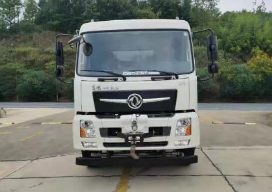 国六东风专底D3V前四后八26方洒水车 国六东风专底D3V前四后八26方洒水车
