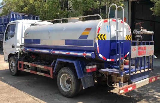 二手东风多利卡5方洒水车 二手东风多利卡5方洒水车