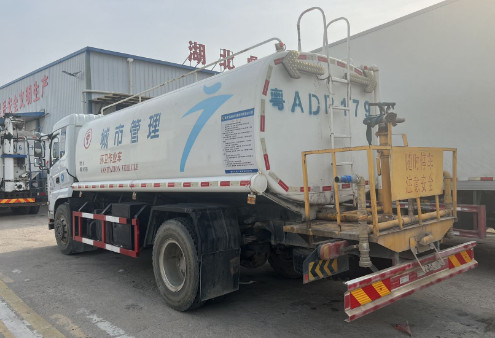 二手国五东风随专15方洒水车 二手国五东风随专15方洒水车